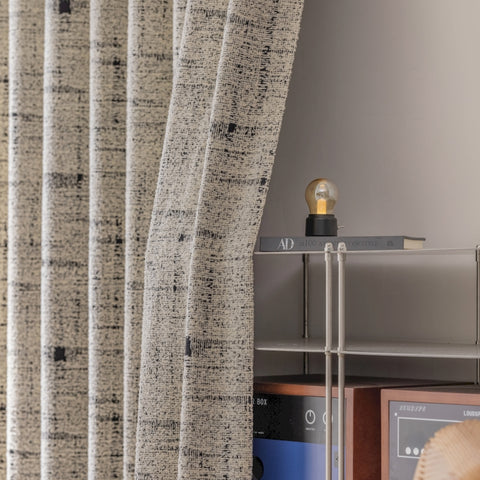 Moderna tenda oscurante in ciniglia beige effetto tweed