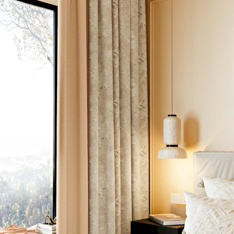 Tenda floreale beige tono su tono per camera da letto