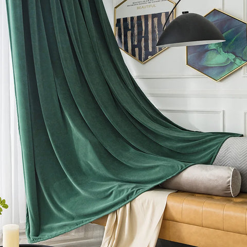 Tenda in morbido velluto verde abete
