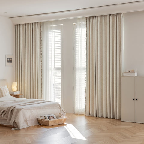 Tende oscuranti effetto craquelé beige chiaro con pompon