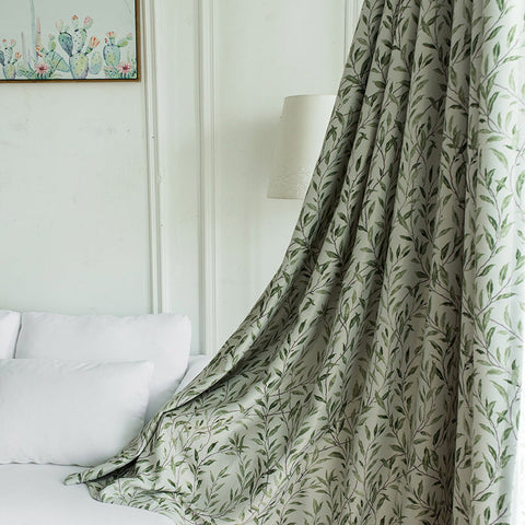 Tenda provenzale con foglie verdi