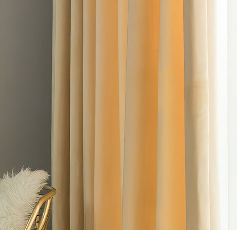 Tende di velluto giallo