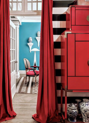 Elegante tenda rossa decorativa