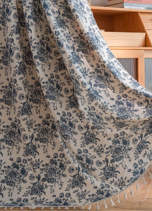 Tenda moderna bianca e blu