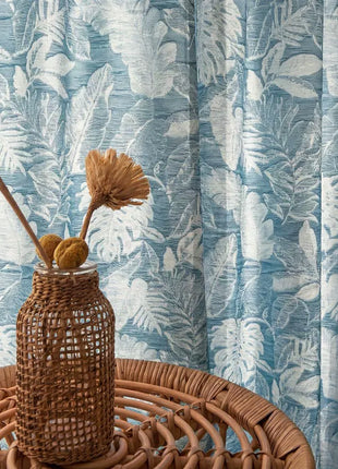 Tenda oscurante di colore azzurro in stile contemporaneo