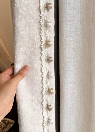 Tenda floreale beige tono su tono per camera da letto