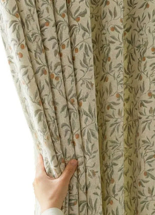 Tenda provenzale con foglie verdi