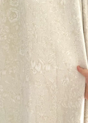 Tenda floreale beige tono su tono per camera da letto
