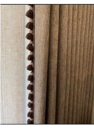 Tende oscuranti effetto craquelé beige chiaro con pompon