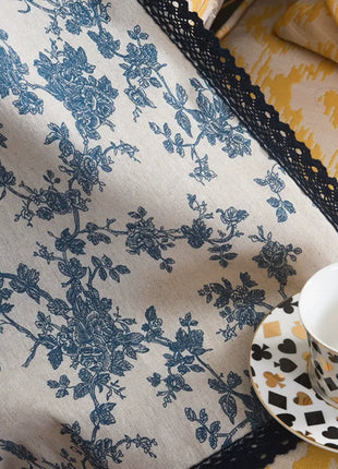 Modelli di fiori blu tenda bianca