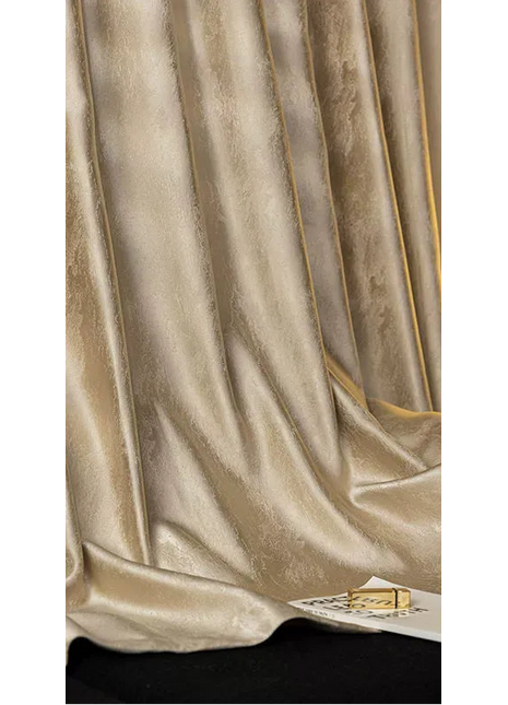 Elegante tenda beige dorata