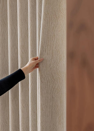 Moderna tenda oscurante strutturata con effetto ondulato