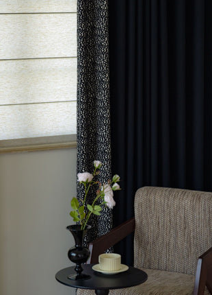 Tenda oscurante strutturata in erica nera beige
