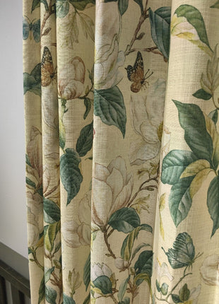 Tenda beige con motivo floreale