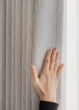 Moderna tenda oscurante strutturata con effetto ondulato