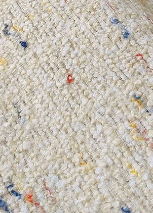 Accogliente tenda in spugna screziata ecrù per la camera da letto