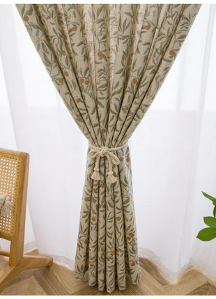 Tenda provenzale con foglie verdi