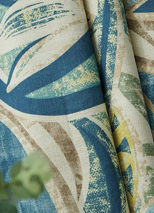 Tenda in ciniglia con foglie tropicali verdi e beige