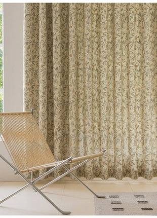 Tenda provenzale con foglie verdi