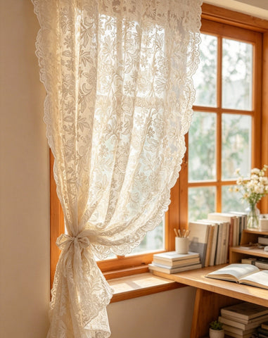 Ricamo floreale in stile orientale velato