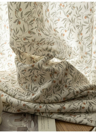 Tenda provenzale con foglie verdi