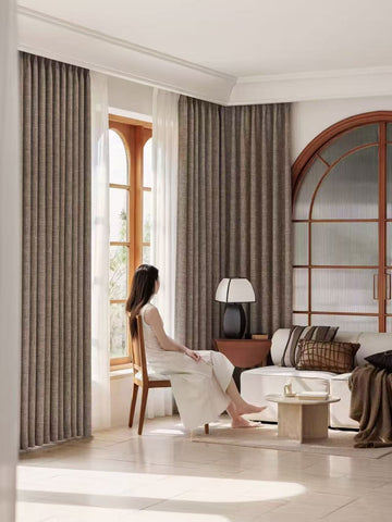 Tenda in ciniglia spessa beige con motivo marrone