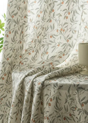 Tenda provenzale con foglie verdi