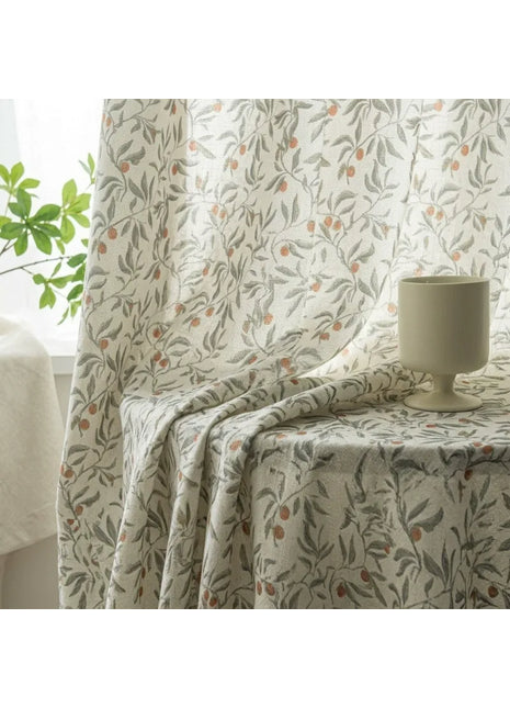 Tenda provenzale con foglie verdi