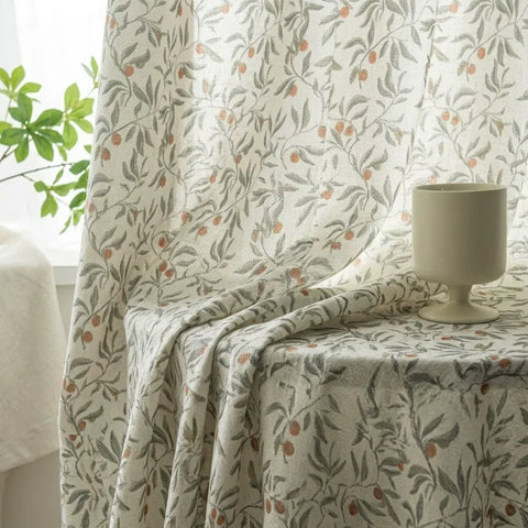 Tenda provenzale con foglie verdi